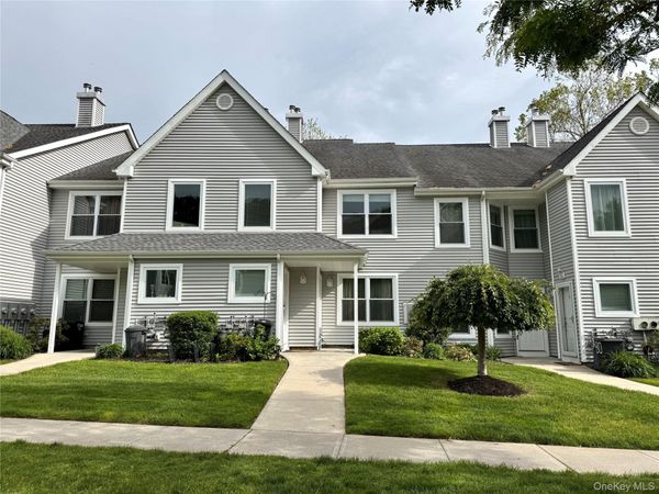 77 Leeward Court, Port Jefferson, NY 11777