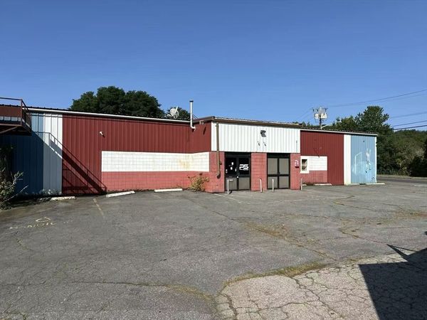 424 Nash Rd, New Bedford, MA 02746