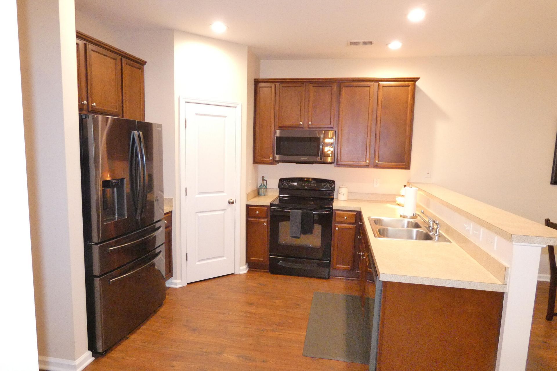 1790 Towne Street Photo 12