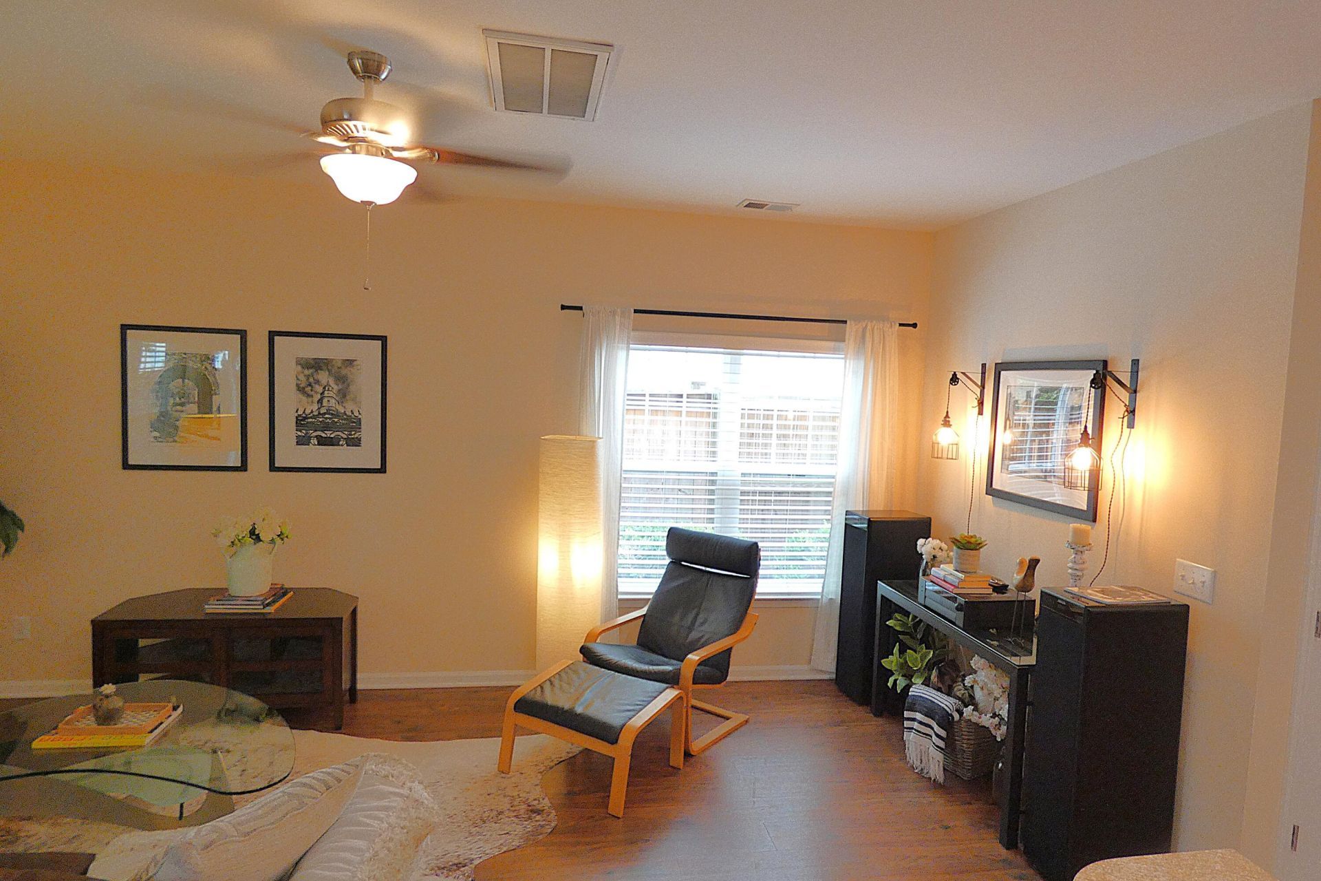 1790 Towne Street Photo 16