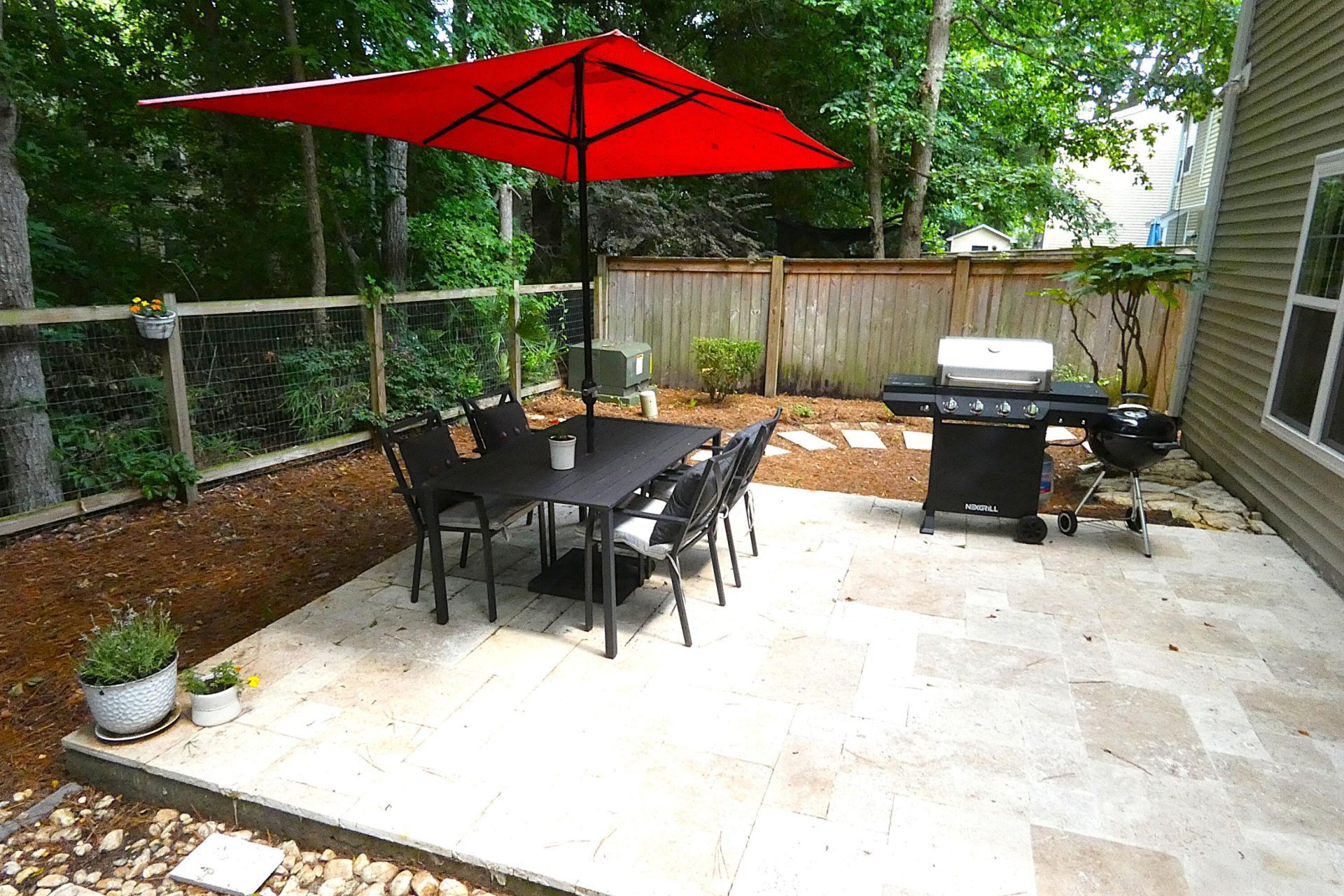 1790 Towne Street Photo 4