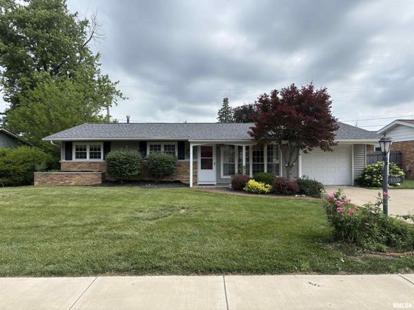 1309 BOBOLINK Drive, Washington, IL 61571