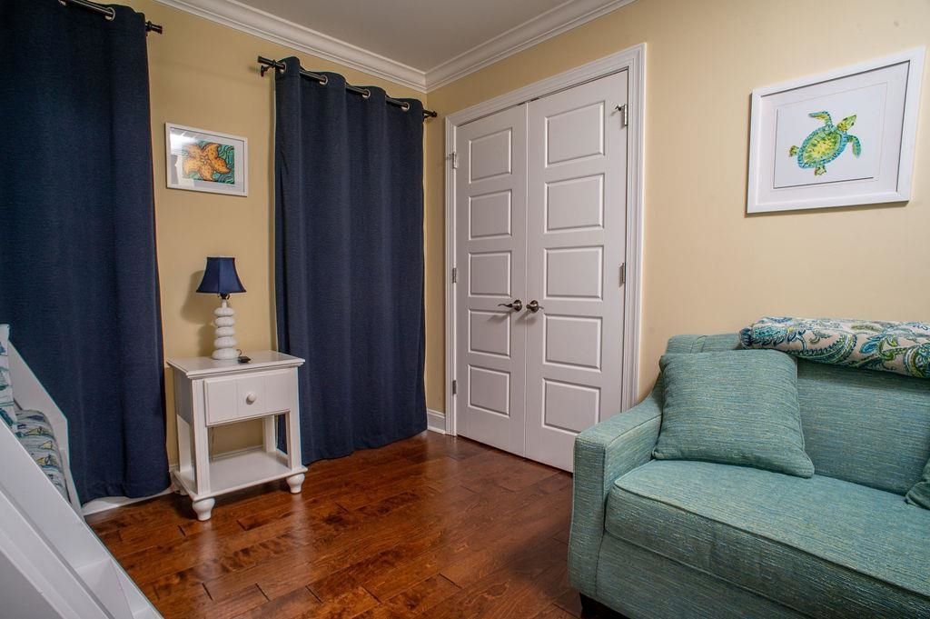 429 Oak Ave.  Photo 71