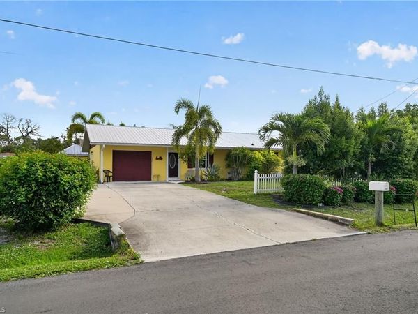 9031 Hilolo LN , VENICE, FL 34293