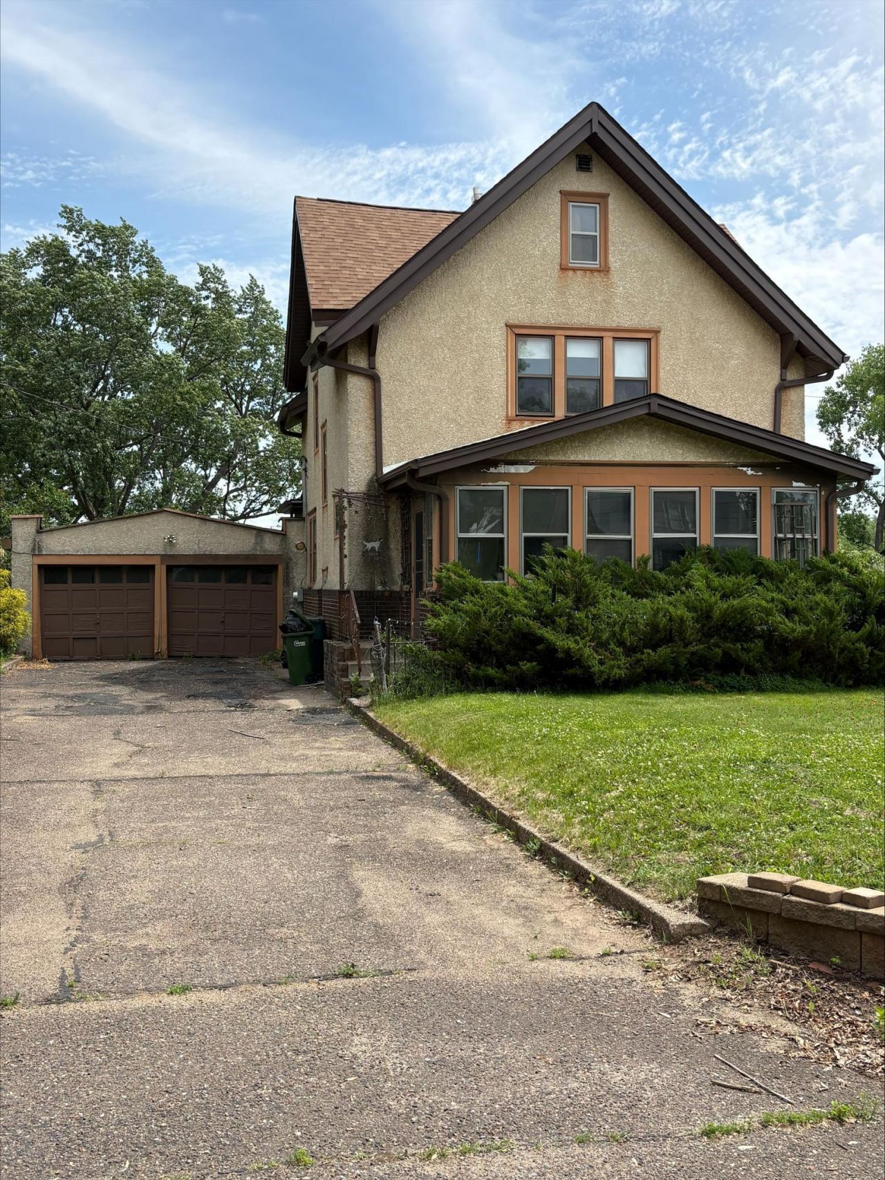 1824 Alta Vista Drive , Roseville, MN 55113