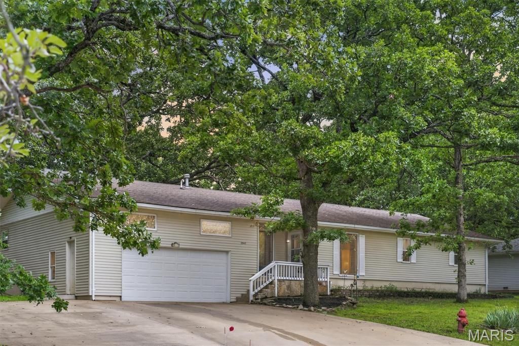 1041 Ha Ha Tonka Road, Camdenton, MO 65020 Main Photo