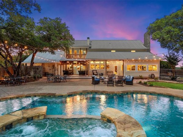 1010 Chapman Road, Crawford, TX 76638