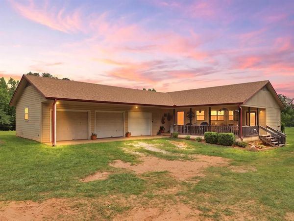 1211 AN County Road 153, Palestine, TX 75801
