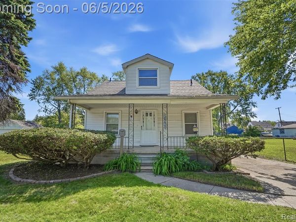 21966 Curie Avenue, Warren, MI 48091