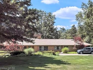 1640 Orchard Lane , Bloomfield Hills, MI 48301