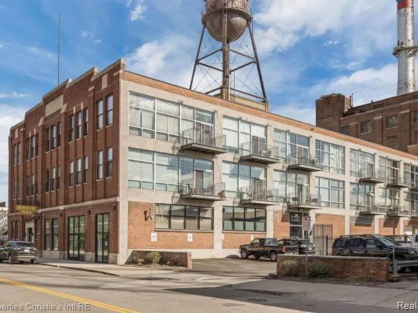 55 W CANFIELD Street, Detroit, MI 48201