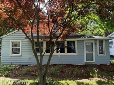 23854 Harrellson Street, Macomb Twp, MI 48042