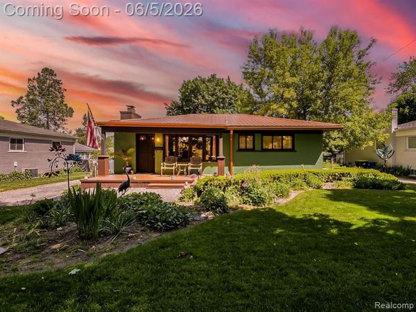 719 E Summit Street, Milford Vlg, MI 48381