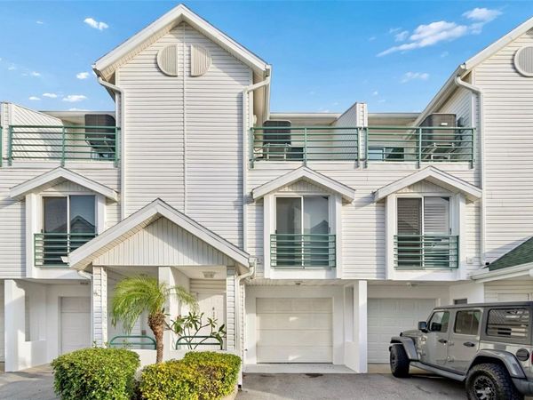 320 ISLAND WAY , Unit 304, CLEARWATER BEACH, FL 33767