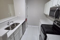 1600 Long Grove Drive photo 4