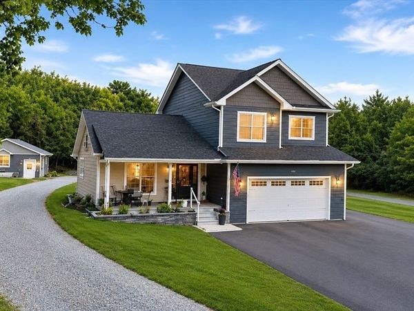 75 Kendall St, Granby, MA 01033