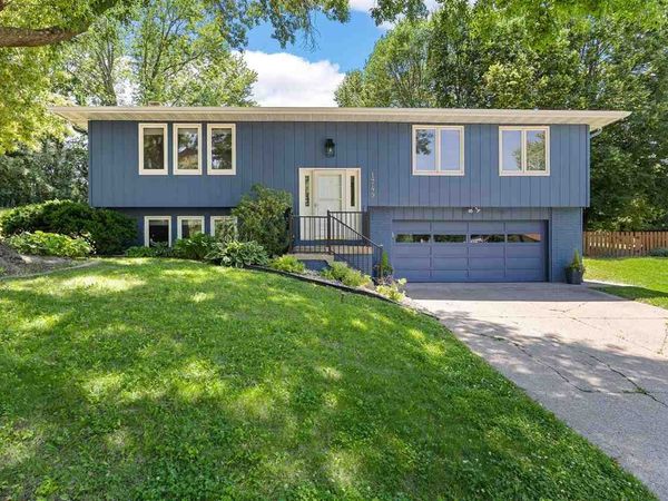 1749 Hafor Drive, Iowa City, IA 52246