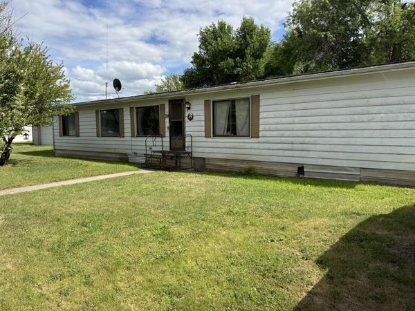 204 E Oak St, St. John, WA 99171
