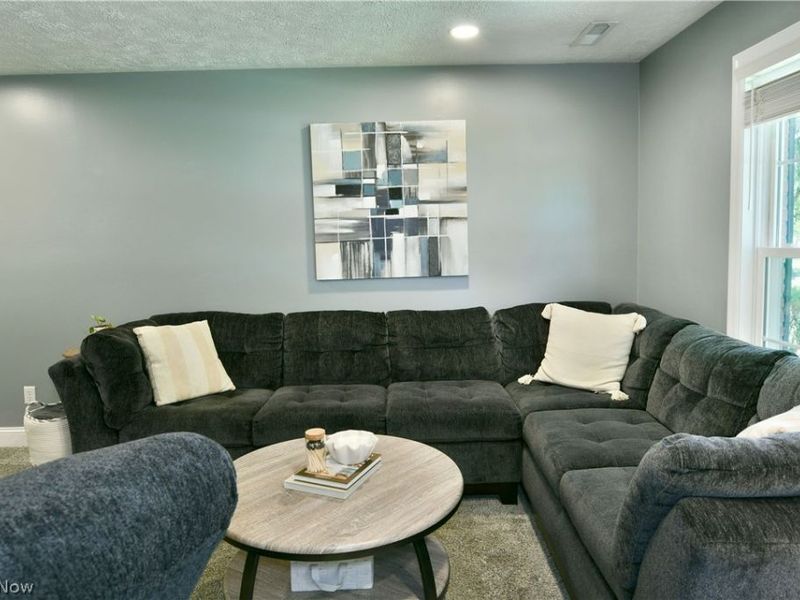 701 Lakeview Drive, Cortland, OH 44410 Photo 15