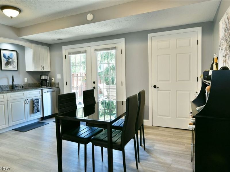 701 Lakeview Drive, Cortland, OH 44410 Photo 16
