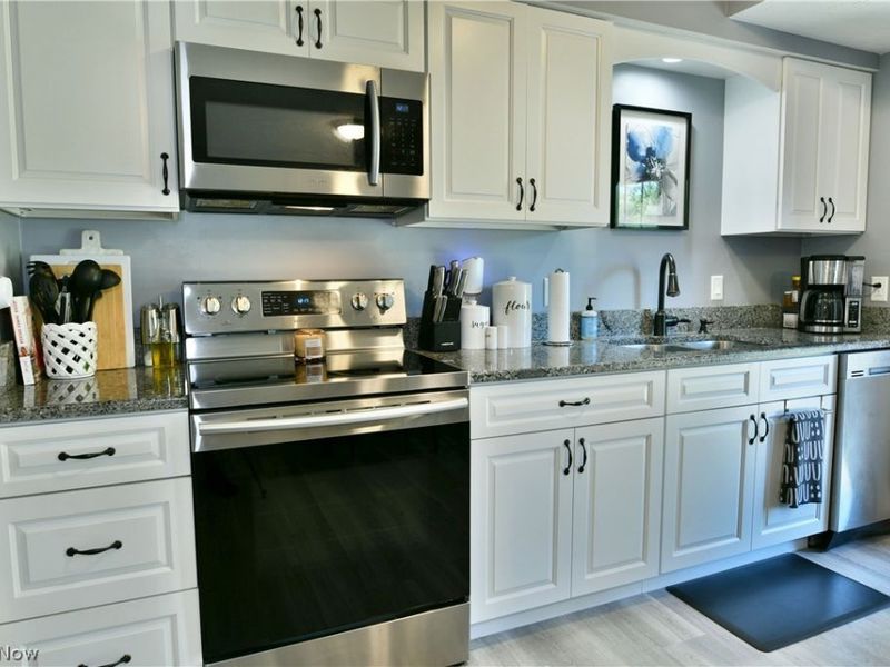 701 Lakeview Drive, Cortland, OH 44410 Photo 24