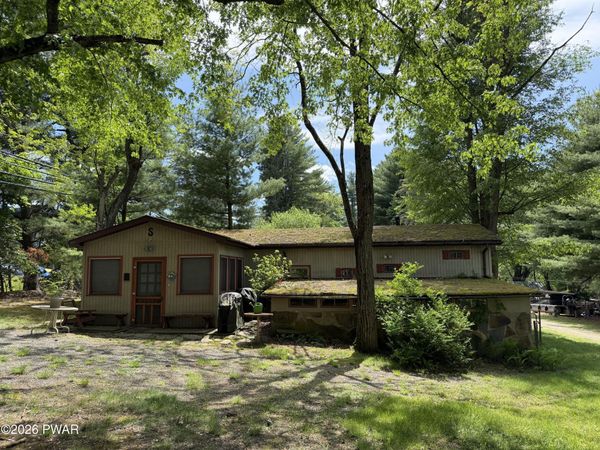 65 Cone Lane, Hawley, PA 18428