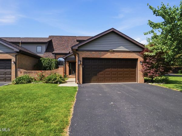 2216 Quail Lake Road, Findlay, OH 45840