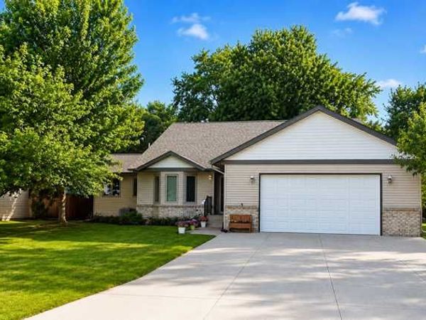 1613 Louden Avenue N, Glencoe, MN 55336