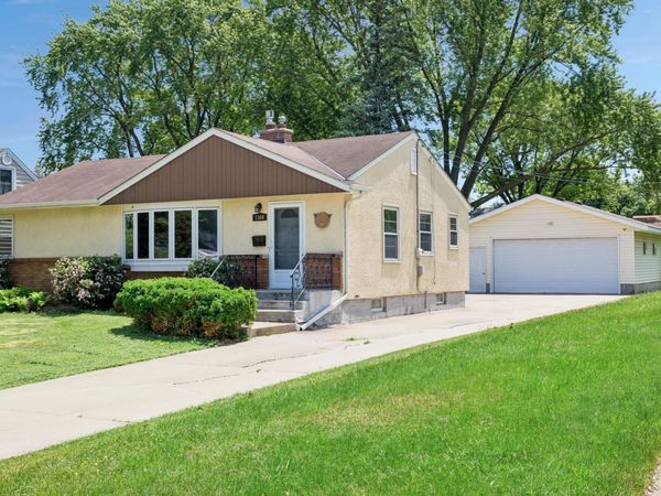 1306 Ryan Avenue W, Roseville, MN 55113