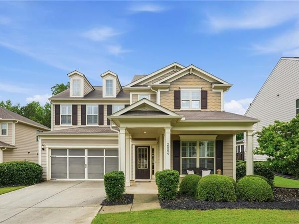 2004 Blossom Hill Drive , Roswell, GA 30076