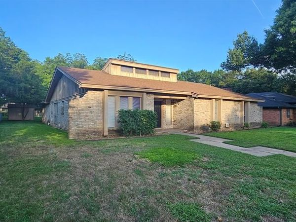 1204 Laurie Avenue, DeSoto, TX 75115