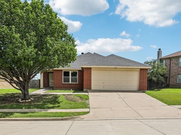 8111 Macgregor Drive, Arlington, TX 76002