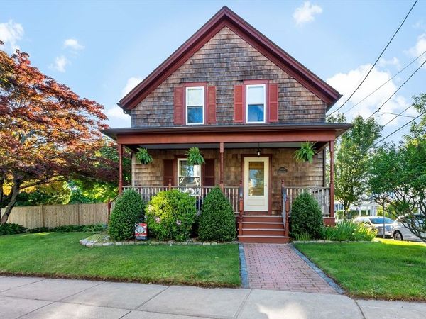 1984 Robeson St, Fall River, MA 02720