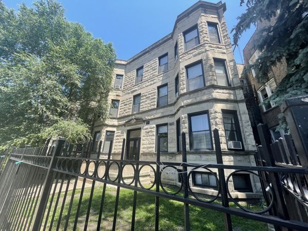 3815 N Wilton Avenue , Unit 1, Chicago, IL 60613