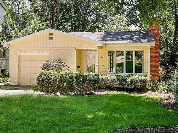 673 N Park Boulevard , Glen Ellyn, IL 60137