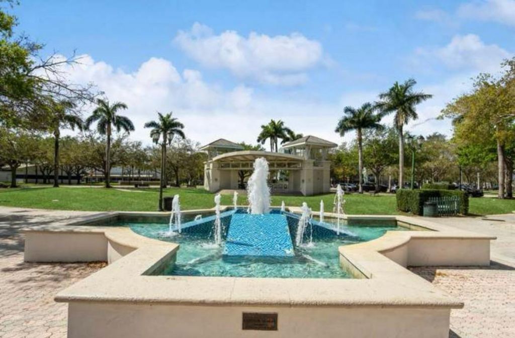 1200 Town Center Drive, Unit 305, Jupiter, FL 33458 Photo