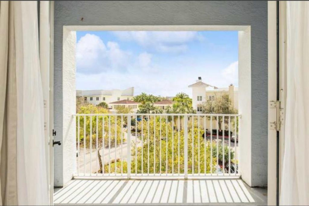 1200 Town Center Drive, Unit 305, Jupiter, FL 33458 Photo