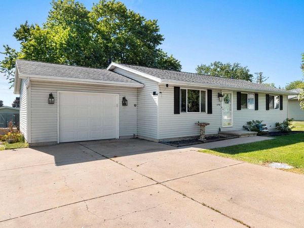 6796 DEUSTER STREET, Greenleaf, WI 54126