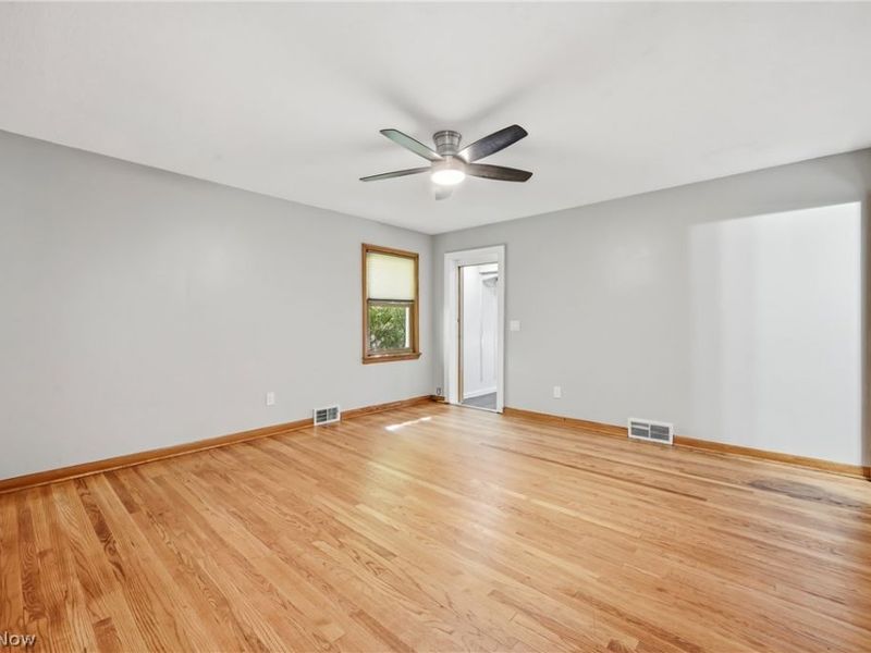 601 Murray Hill Drive, Youngstown, OH 44505 Photo 12