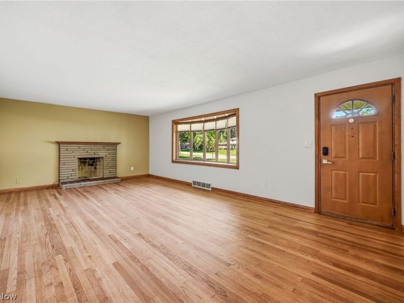 601 Murray Hill Drive, Youngstown, OH 44505 Photo 5