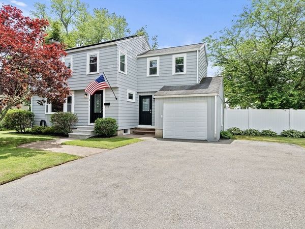 4 Sendick Rd, Woburn, MA 01801