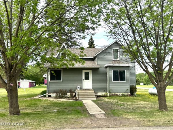 282 RAMSEY Street , Pembina, ND 58271