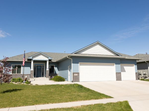 5405 Coneflower Cir, Sioux Falls, SD 57108