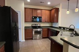 132 Avonshire Drive photo 4