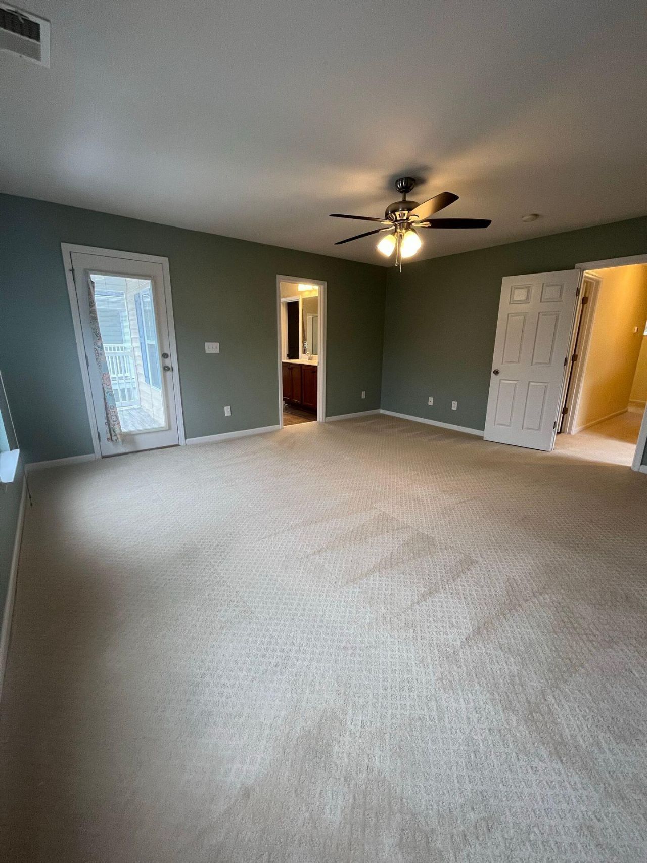 132 Avonshire Drive Photo 7