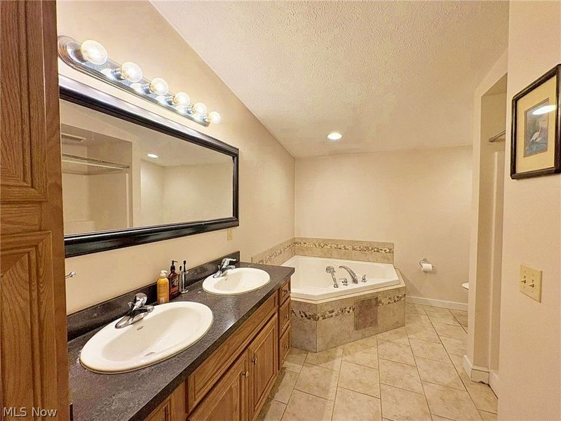 4233 County Line Road, Diamond, OH 44412 Photo 30