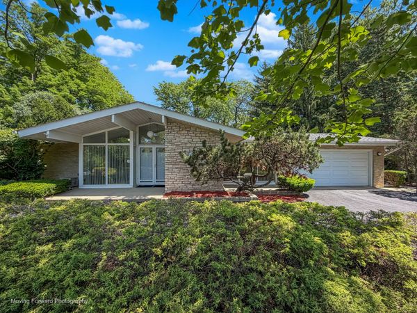 6363 S Keokuk Road , Indian Head Park, IL 60525