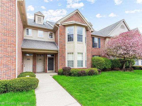 49277 Silver Birch Circle , Shelby Twp, MI 48315