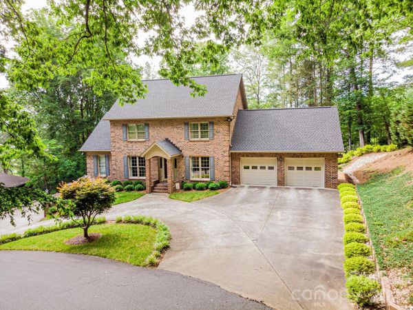 236 Robinwood Circle NE, Lenoir, NC 28645