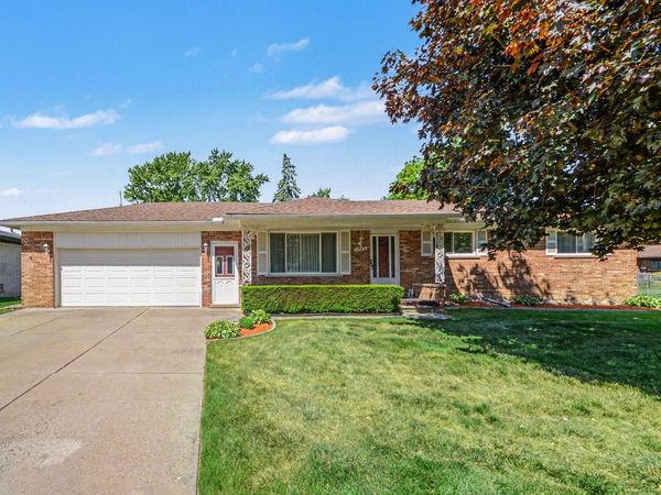 39511 Helena Avenue, Sterling Heights, MI 48313